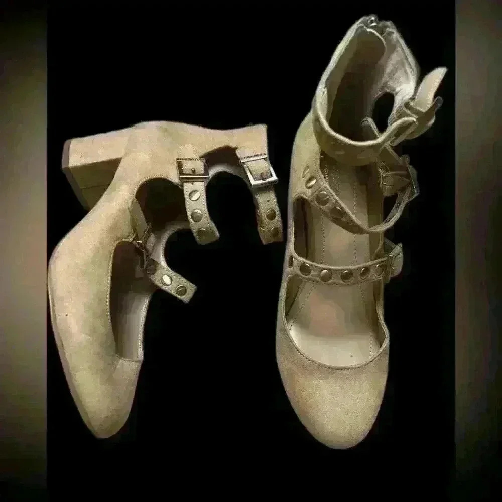 New Charles by Charles David size 6.5 round toed heels